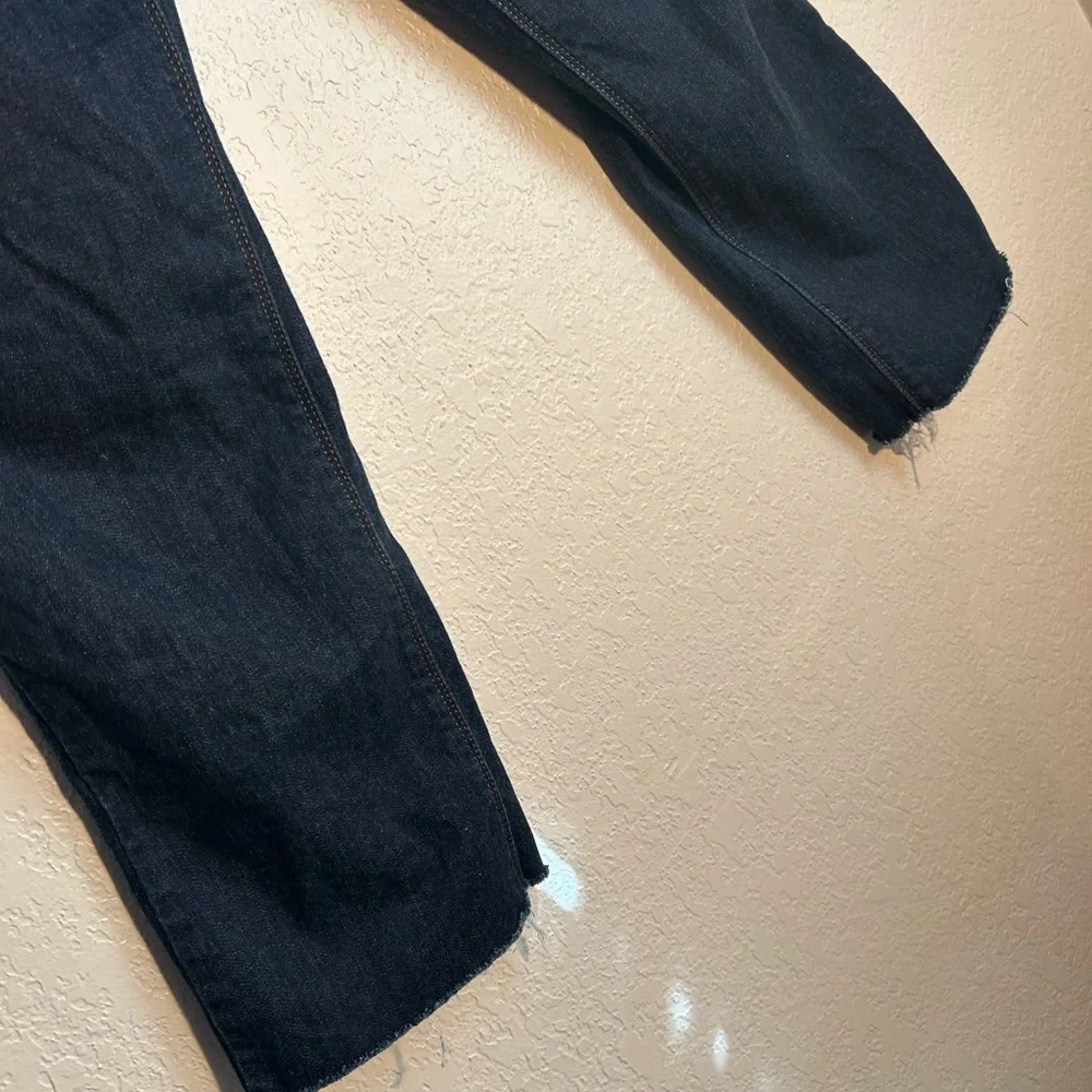 Levi's  Perfect Waist Straight Leg 🦵🏾 Blue Jeans 👖 - Picture 6 of 6